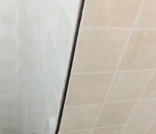 鼎城瓷砖空鼓维修公司分享阳台瓷砖脱落的修复过程可以分为以下几个步骤